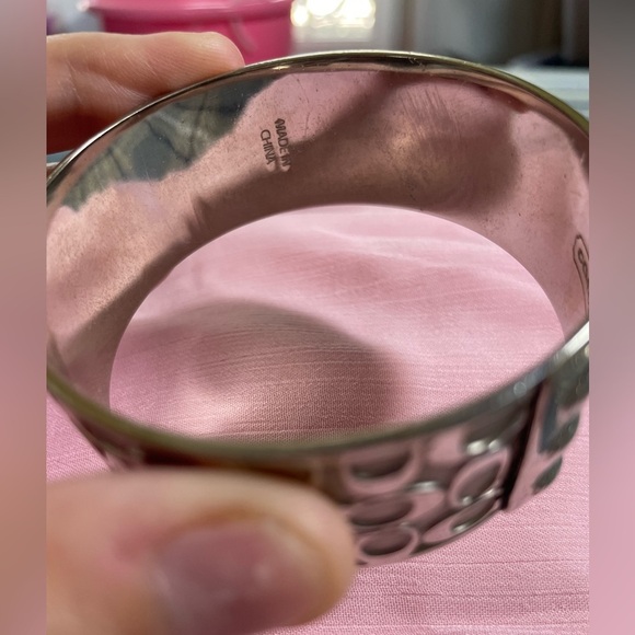 COACH Silver Enamel Signature C Chunky Bangle Bracelet Y2K - Picture 3 of 6